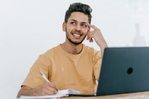 Online BBA for Working Professionals in India: A Complete Guide